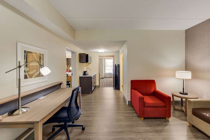 Room 28 of 65
