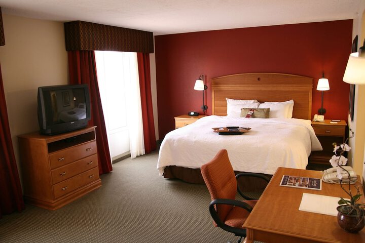 Room 10 of 37