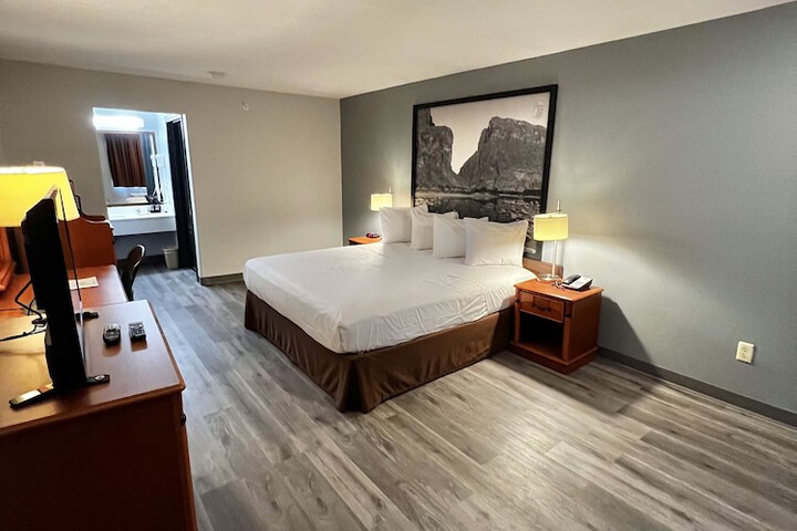 Room 11 of 23