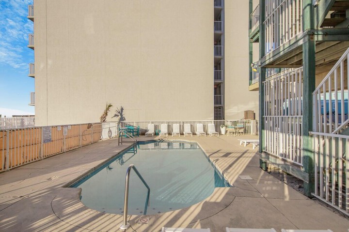 Pool 8 of 42