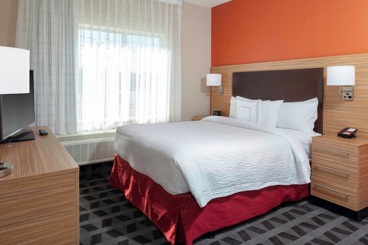 Room 15 of 18
