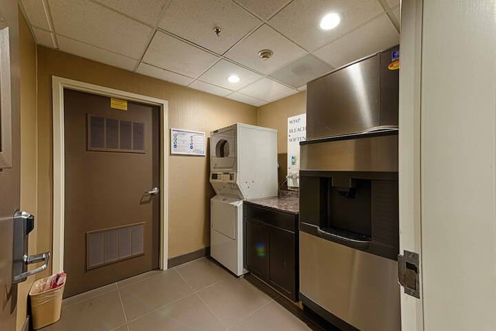 Room 8 of 27