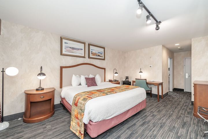 Room 40 of 66