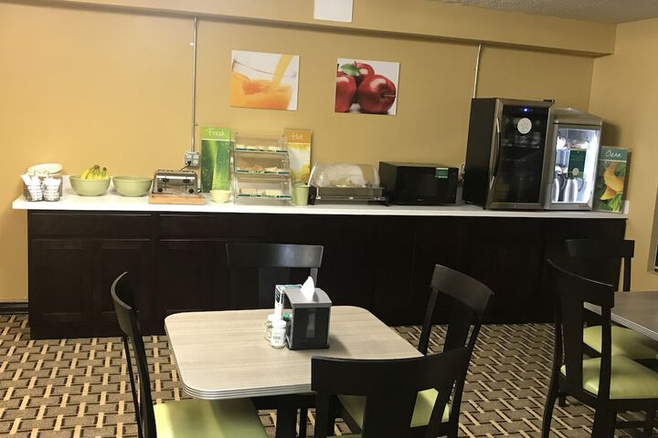 Breakfast/Coffee Service 18 of 18