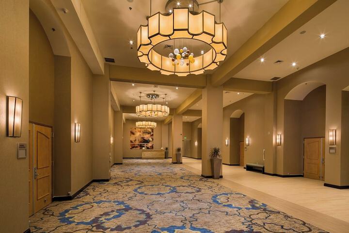 Delta Hotels by Marriott Anaheim Garden Grove