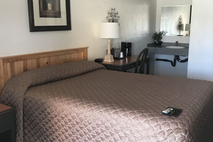 Rustic Inn Motel