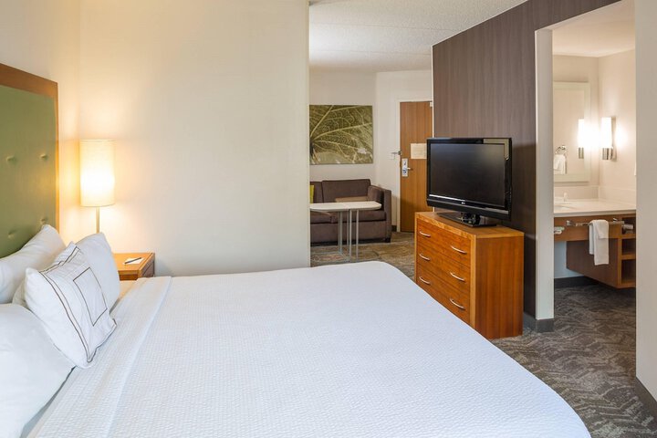 Room 11 of 24