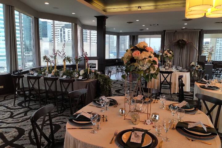 Ballroom/Hall 73 of 75