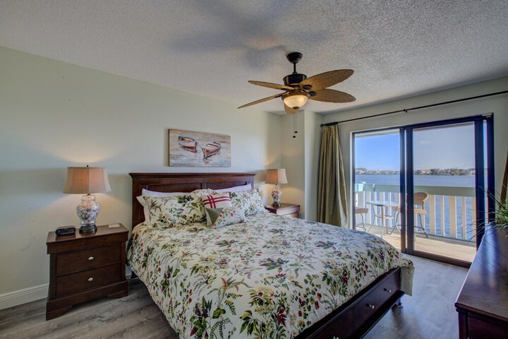 Anna Maria Island Beach Palms 5B