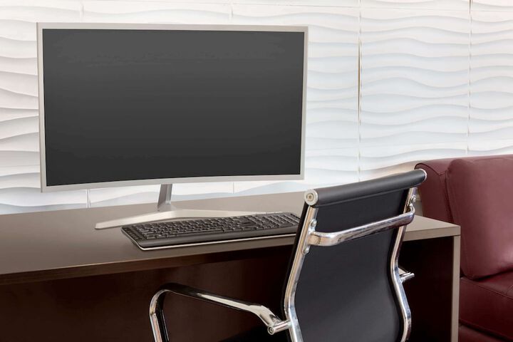 Business Center 25 of 26