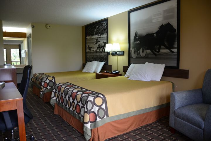 Room 11 of 18