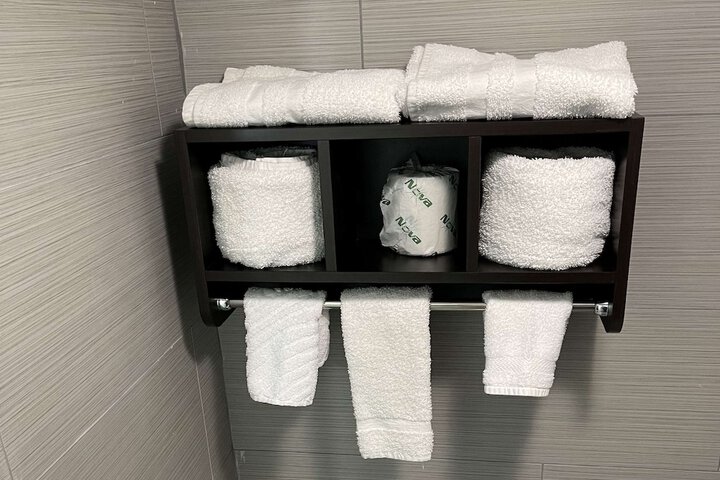 Room 10 of 14