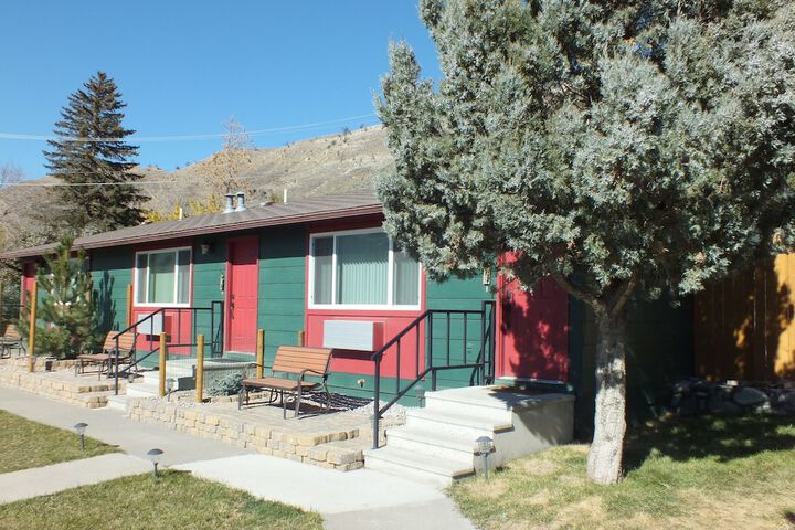 Yellowstone Gateway Inn