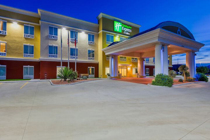 Holiday Inn Express & Suites Alpine Southeast by IHG