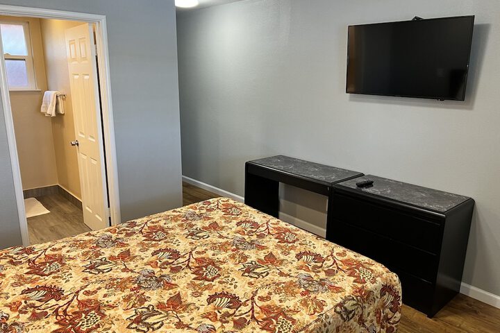Room 10 of 26