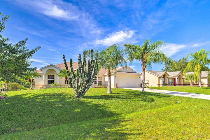 banzai Palm Bay Home Near Parks & Beaches!