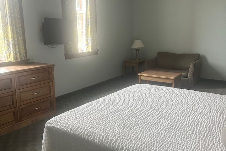 Harbor House Inn