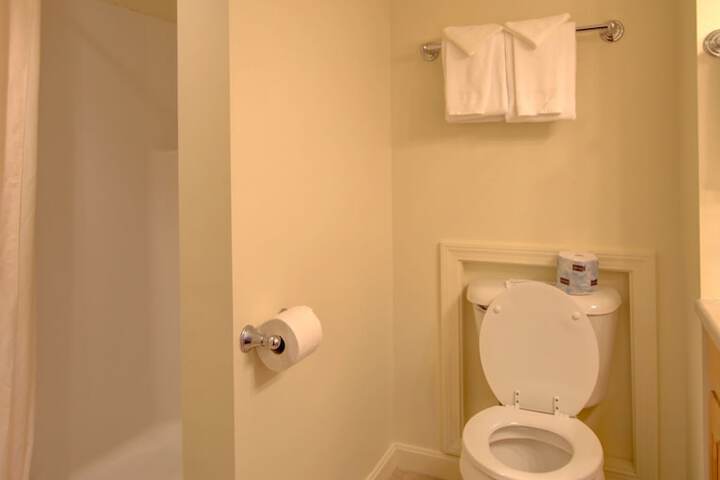 Room 105 of 157
