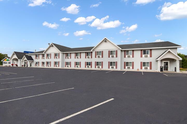 Baymont by Wyndham Marinette