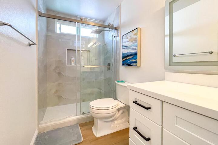 Sweet 2 bd for monthly stay! 20 mi to Disney