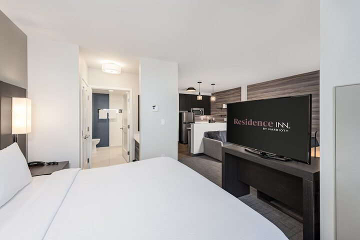 Room 28 of 40