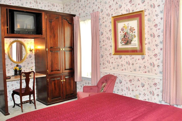 Room 13 of 30