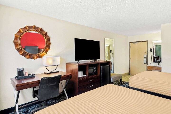 Room 28 of 30