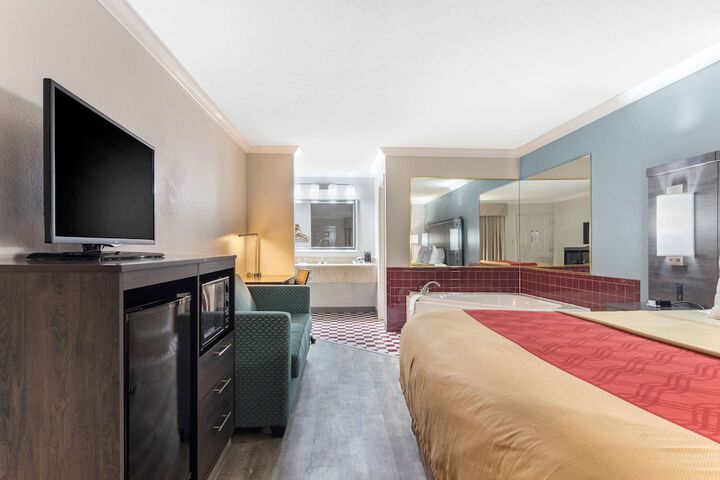 Room 8 of 26