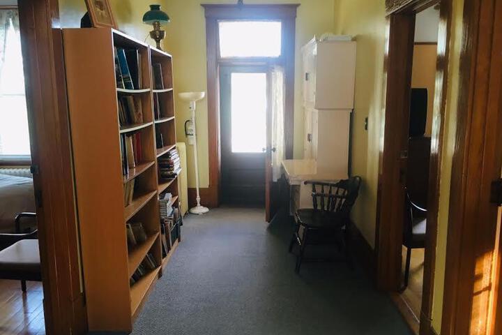 Le Petit Château Montebello B & B