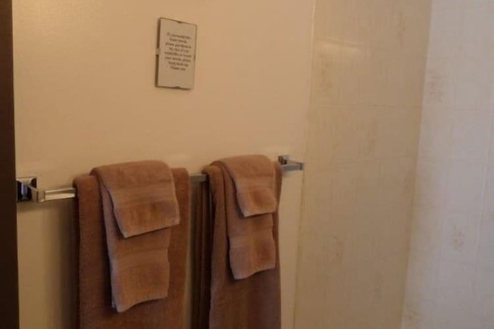 Room 17 of 38
