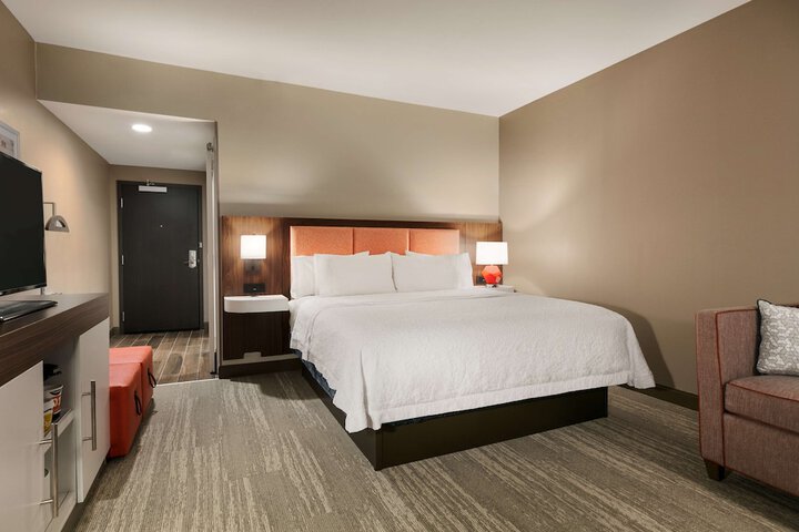 Room 25 of 33