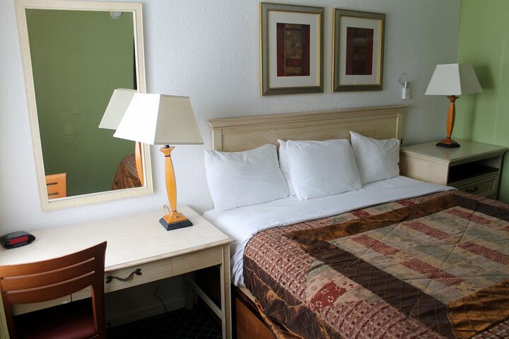 Room 53 of 78