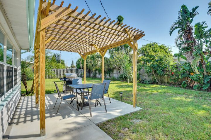 Charming Port Orange Home - Walk to Beach!