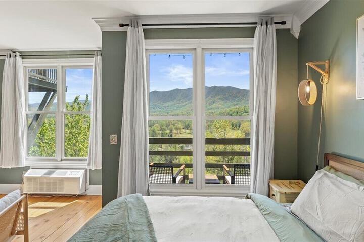 Laurel Valley Mountain Retreat
