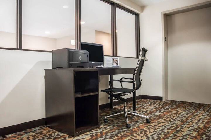 Business Center 35 of 35