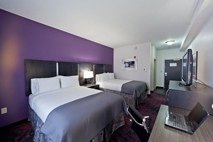 Room 32 of 52