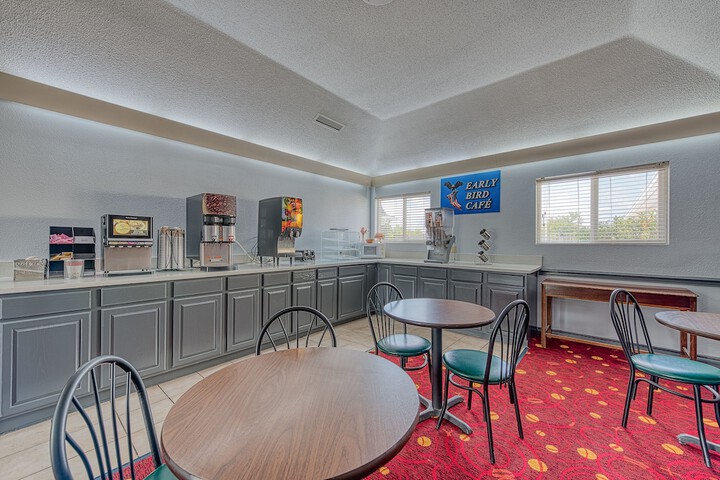 American Inn and Suites Dundee
