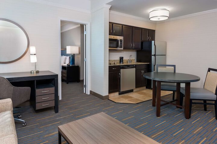 Room 32 of 46