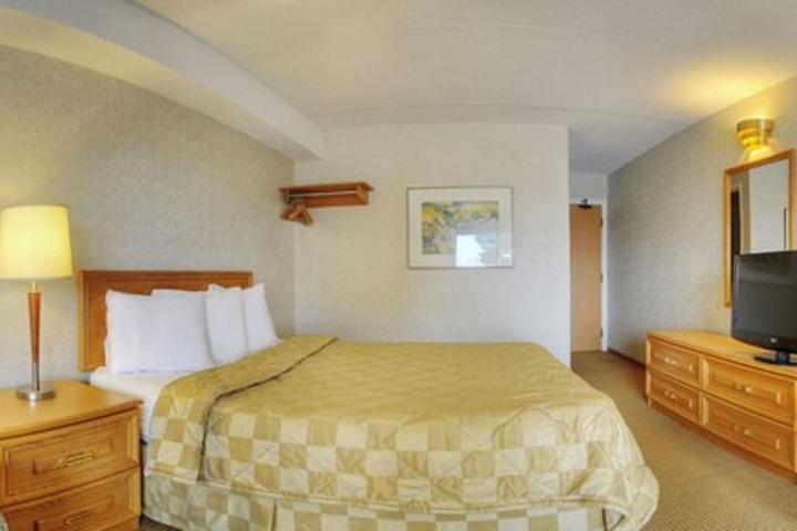 Room 16 of 37