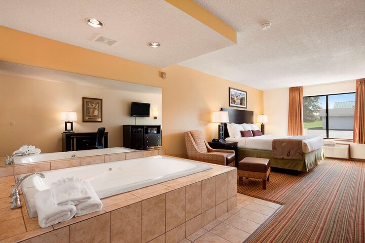 Room 9 of 17
