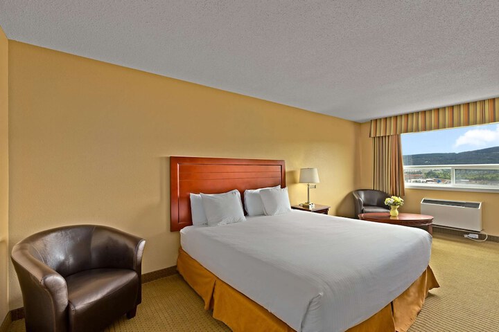 Room 7 of 22