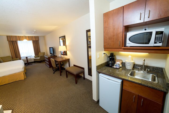 Room 52 of 76