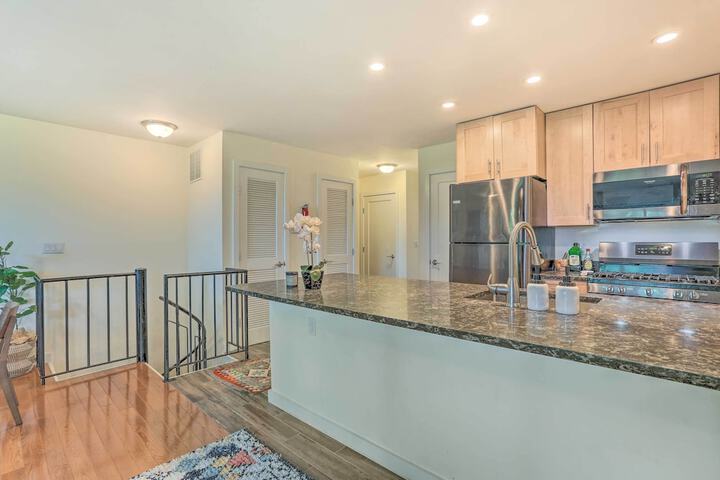 Sun-lit Vernon Condo 2 Mi to Ski Resort!