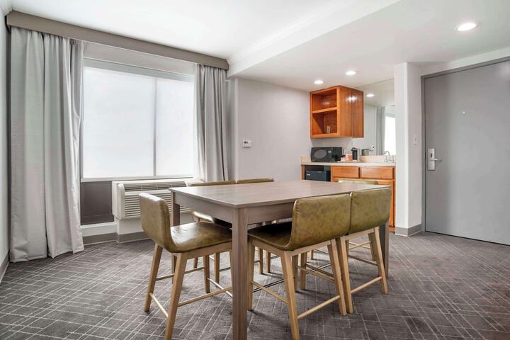 Room 20 of 37