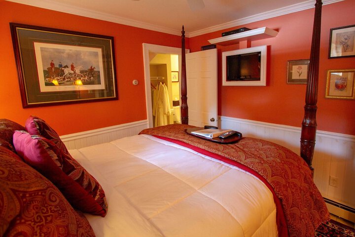 Room 107 of 200