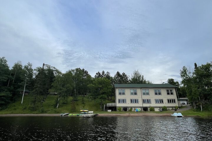 Hanging Horn Lakeside Resort