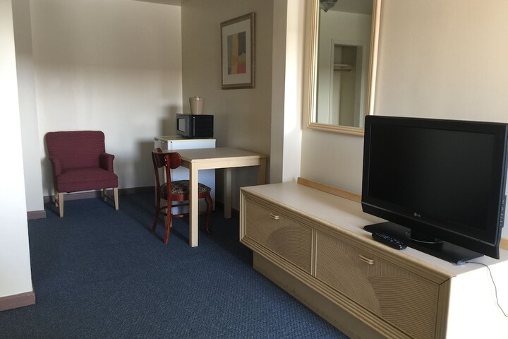 Room 4 of 13