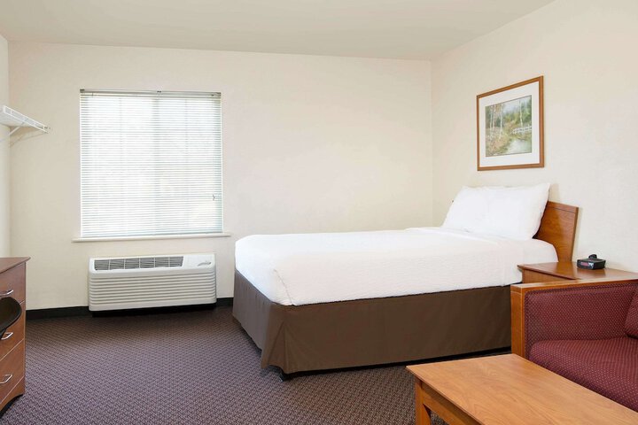 Room 13 of 20
