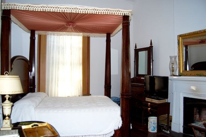 Room 26 of 47