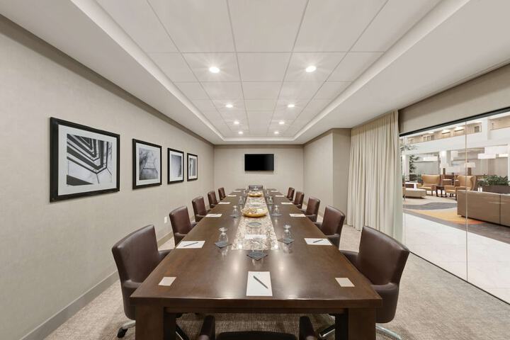 Embassy Suites by Hilton Milwaukee Brookfield